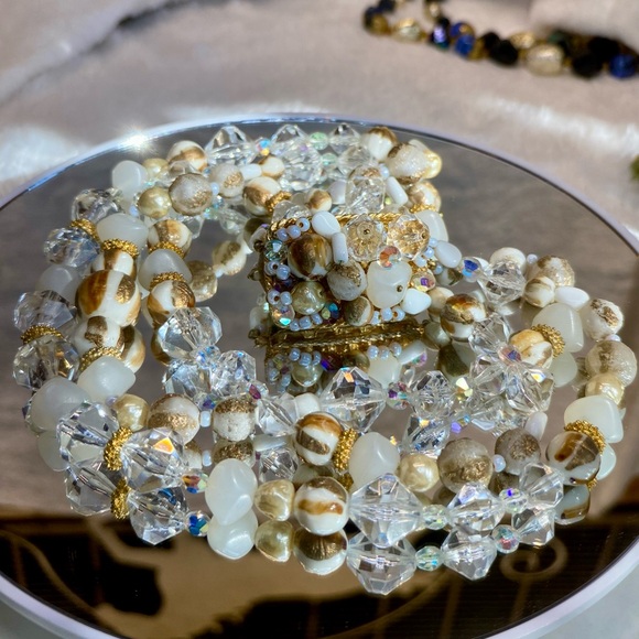 Vintage Multimedia 3 Strand Necklace and Earrings Set Glass Lucite Faux Pearl 16 - Picture 5 of 17